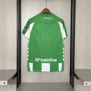 Camisa Real Betis I 25/26 - Torcedor Hummel - Verde e Branca