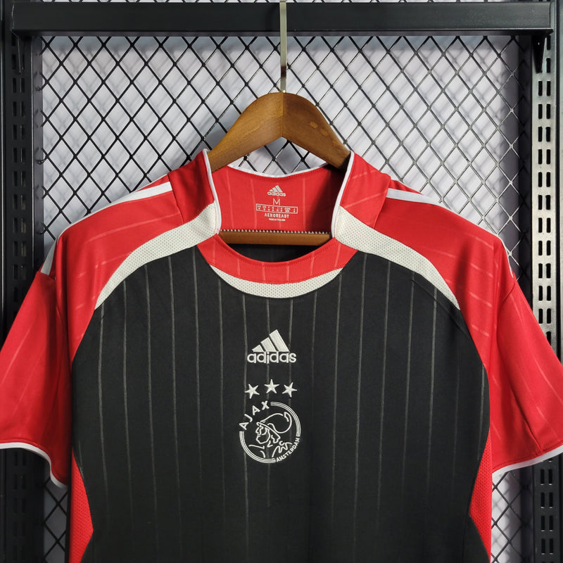 Camisa Ajax Pré Jogo 22/23 - Torcedor Adidas - Preta