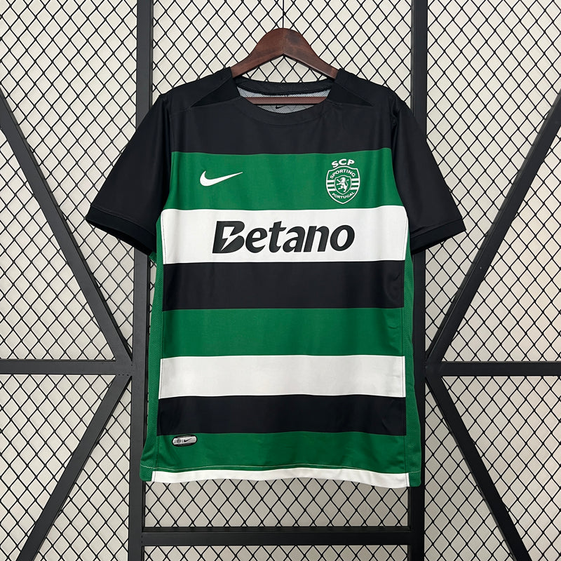 Camisa Sporting I 24/25 - Torcedor Nike - Verde, Branca e Preta