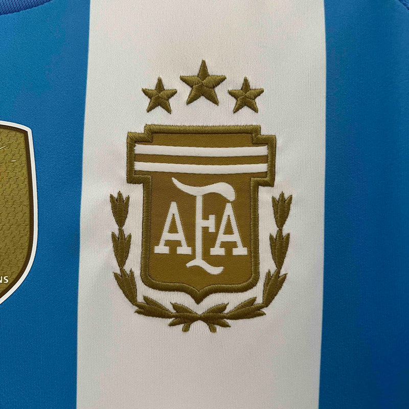 Camisa Seleção Argentina I 24/25 - Torcedor Adidas - Azul e Branca + Patch Campeão